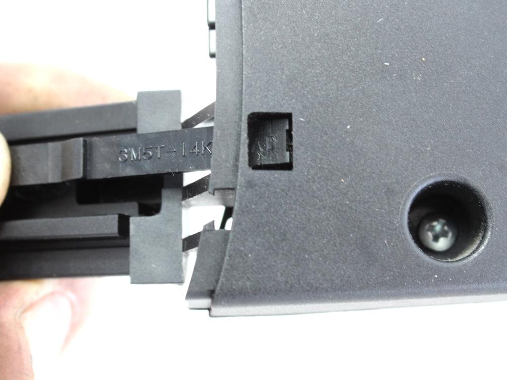 MULTIFUNKCIJSKI VOLAN OEM N. 3M5T-14K147-AD ORIGINAL REZERVNI DEL FORD FOCUS CMAX DM2 MK1 R (04/2007 - 2010) DIESEL LETNIK 2006