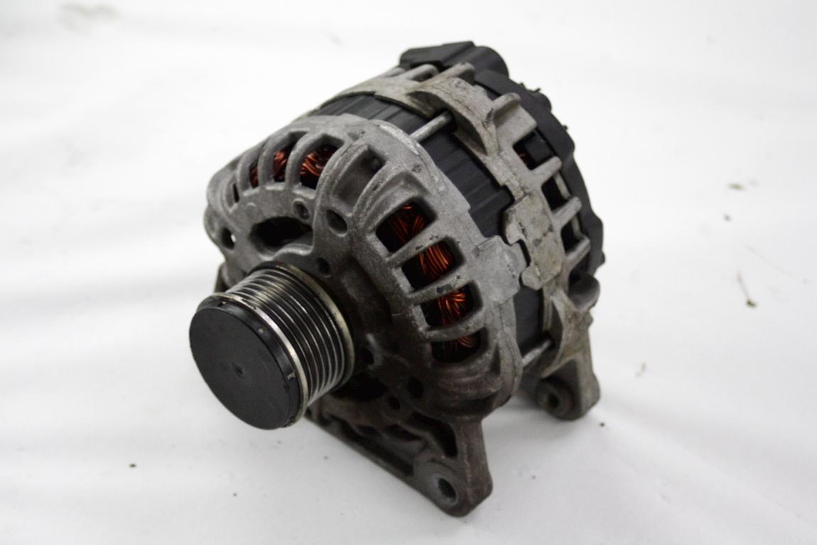 ALTERNATOR OEM N. 231002949R ORIGINAL REZERVNI DEL DACIA SANDERO / SANDERO STEPWAY MK2 (2012 - 2016) DIESEL LETNIK 2014