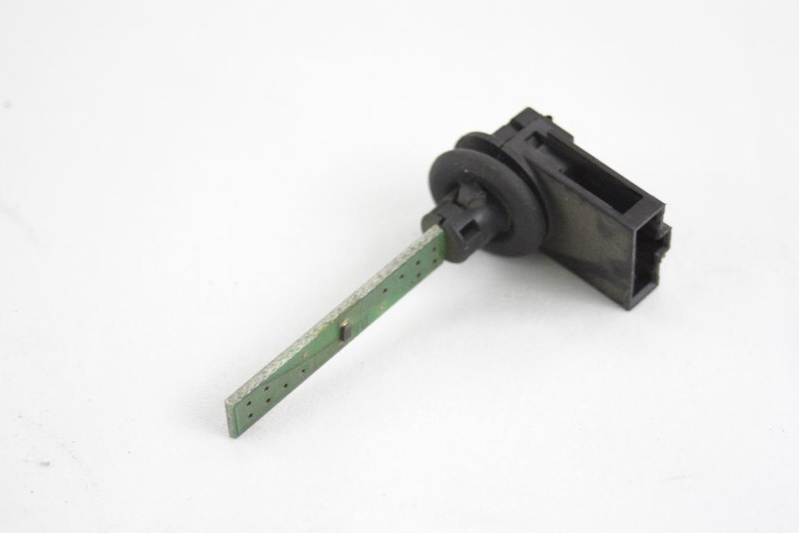 TEMPERATURNI SENZORJI / AC OEM N. 4B0820539 ORIGINAL REZERVNI DEL AUDI A2 8Z 8Z0 (1999 - 2005)BENZINA LETNIK 2001