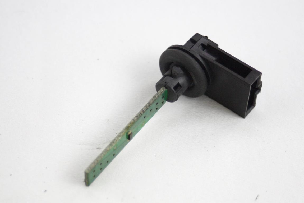 TEMPERATURNI SENZORJI / AC OEM N. 4B0820539 ORIGINAL REZERVNI DEL AUDI A2 8Z 8Z0 (1999 - 2005)BENZINA LETNIK 2001