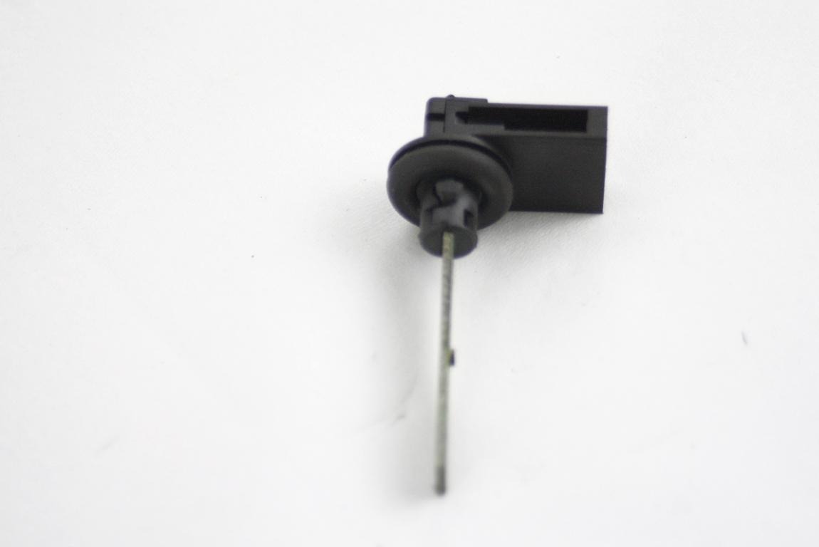 TEMPERATURNI SENZORJI / AC OEM N. 4B0820539 ORIGINAL REZERVNI DEL AUDI A2 8Z 8Z0 (1999 - 2005)BENZINA LETNIK 2001
