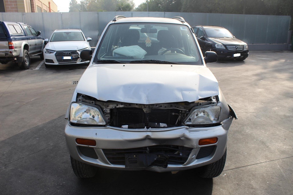 DAIHATSU TERIOS 1.3 B 4X4 61KW 5M 5P (2000) RICAMBIO USATO 