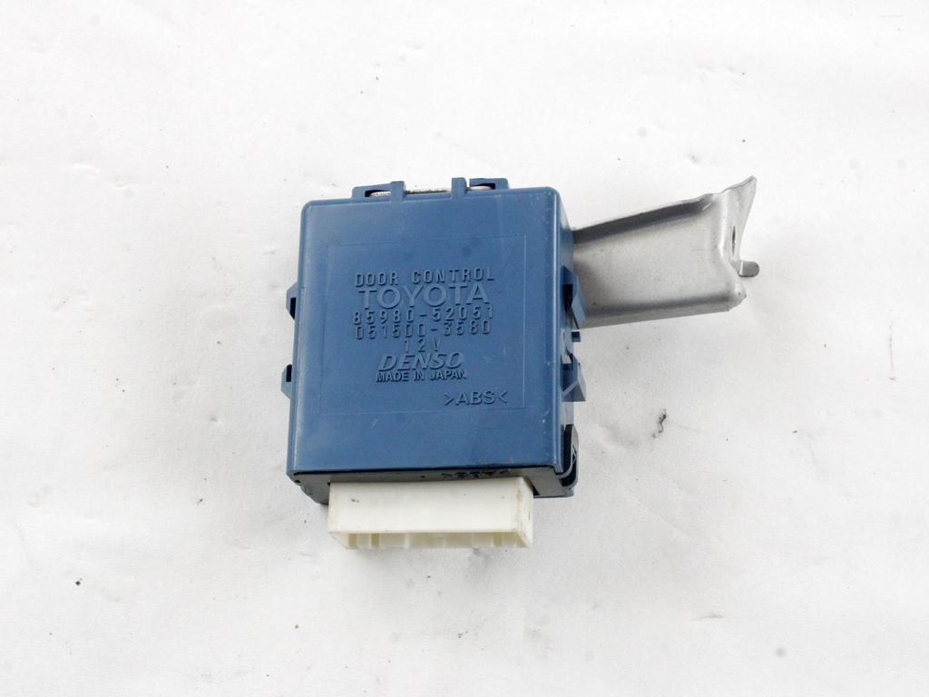 CENTRALNO ZAKLEPANJE OEM N. 85980-52051 ORIGINAL REZERVNI DEL TOYOTA YARIS VERSO XP20 (1999 - 2005)DIESEL LETNIK 2004