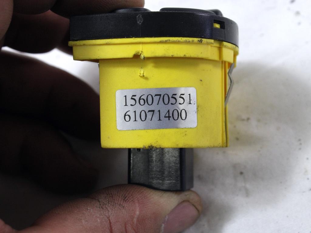 GLAVNO STIKALO LUCI OEM N. 156070551 ORIGINAL REZERVNI DEL ALFA ROMEO 147 937 R (2005 - 2010) BENZINA LETNIK 2010