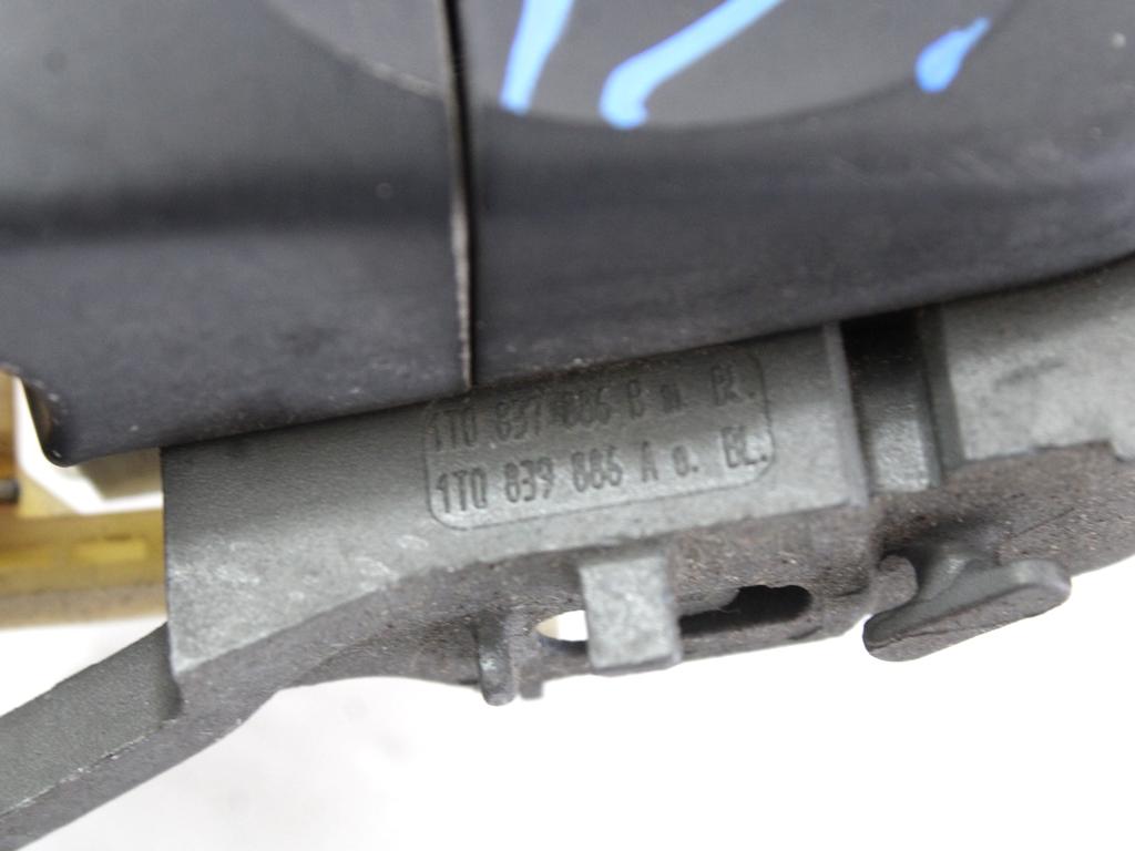 ZUNANJA KLJUKA ZADNJA DESNA VRATA OEM N. 7H0837205D3FZ ORIGINAL REZERVNI DEL VOLKSWAGEN TOURAN 1T2 MK1 R1 (2006 - 2010)DIESEL LETNIK 2007