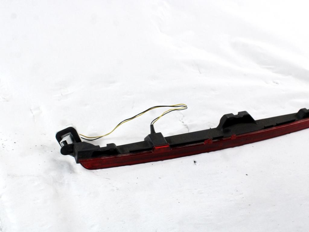TRETJA ZAVORNA LUC OEM N. A0999068901 ORIGINAL REZERVNI DEL MERCEDES CLASSE A W177 (DAL 2018)BENZINA LETNIK 2019