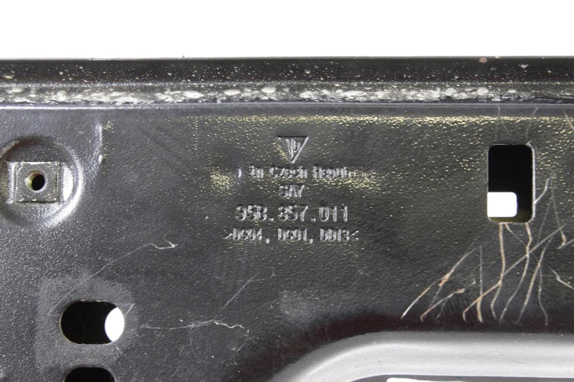 NOSILEC ARMATURNE PLO?CE  OEM N. 95B857011 ORIGINAL REZERVNI DEL PORSCHE MACAN 95B MK1 R (2018-2022)BENZINA LETNIK 2021
