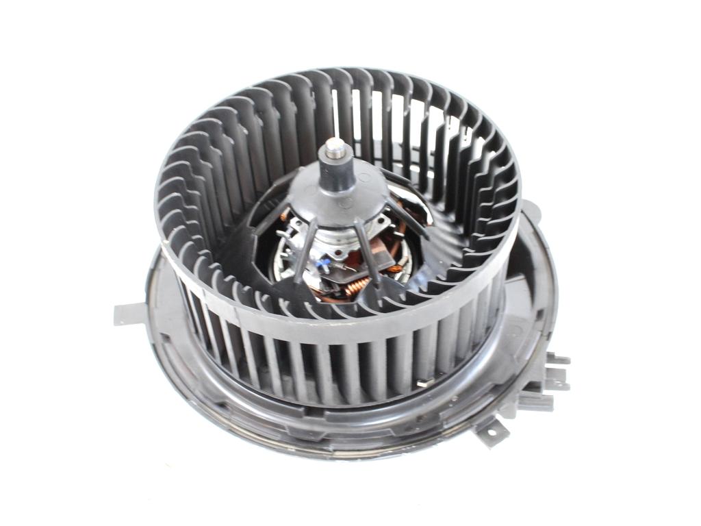 VENTILATOR  KABINE  OEM N. 5Q1819021H ORIGINAL REZERVNI DEL VOLKSWAGEN T-ROC A11 (DAL 2017)  DIESEL LETNIK 2020