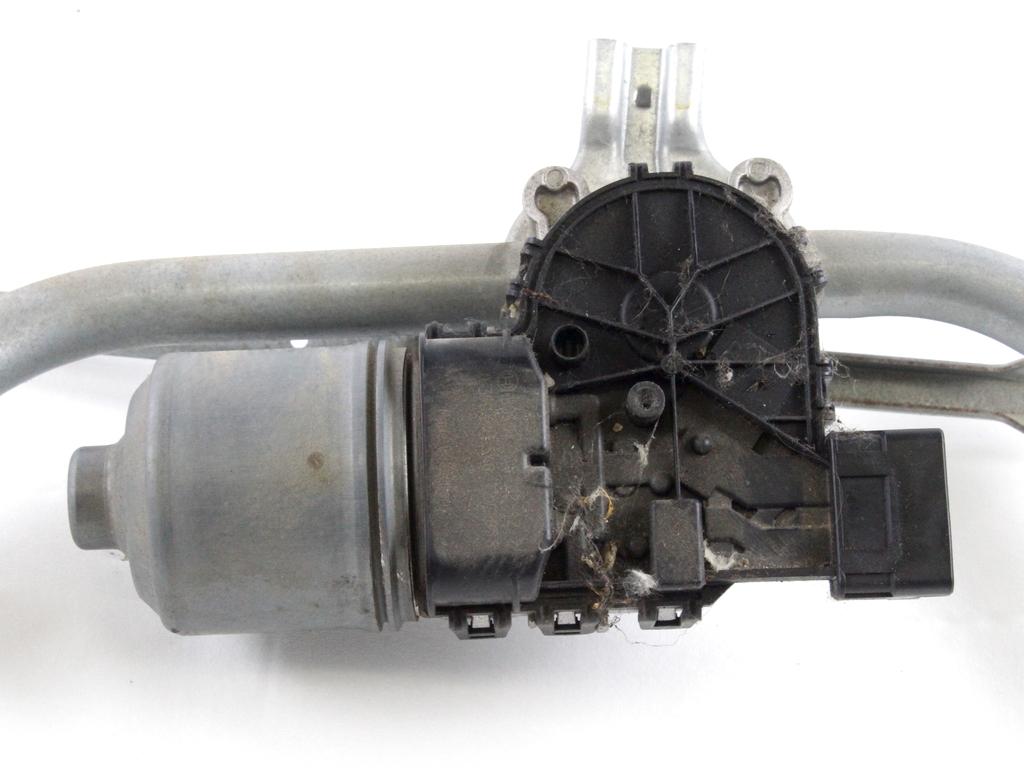 MOTORCEK PREDNJIH BRISALCEV OEM N. 9673222580 ORIGINAL REZERVNI DEL PEUGEOT 208 CA CC MK1 (2012 -2019) DIESEL LETNIK 2015