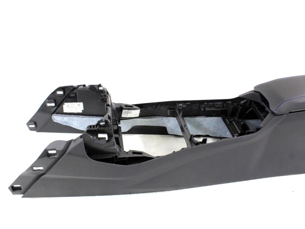 NASLON ZA ROKE/SREDINSKA KONZOLA OEM N. 51169460092 ORIGINAL REZERVNI DEL BMW SERIE 1 BERLINA F40 (DAL 2019)DIESEL LETNIK 2022