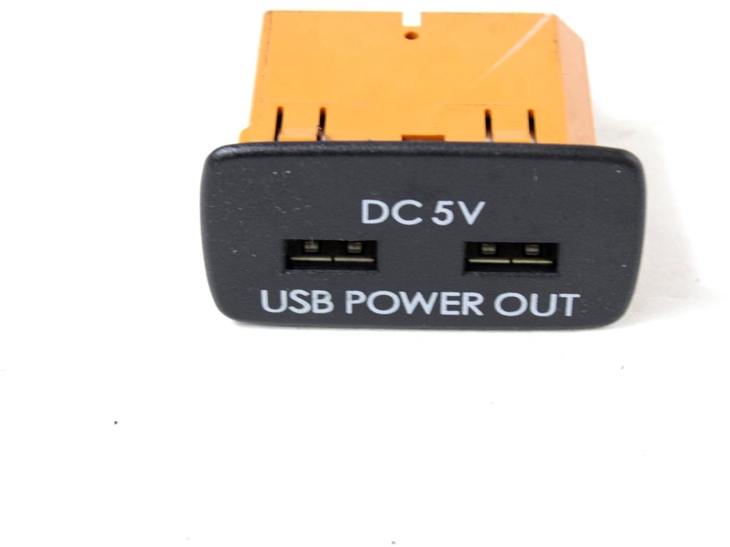 USB / AUX OEM N. 86257AL220 ORIGINAL REZERVNI DEL SUBARU XV MK2 GT (DAL 2017)BENZINA LETNIK 2018