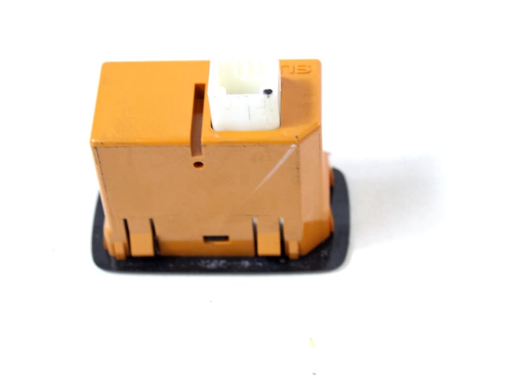 USB / AUX OEM N. 86257AL220 ORIGINAL REZERVNI DEL SUBARU XV MK2 GT (DAL 2017)BENZINA LETNIK 2018