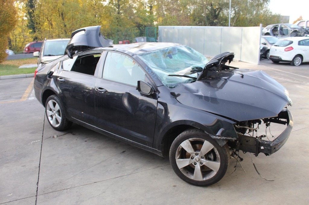 SKODA OCTAVIA 1.4 M 81KW 6M 5P (2015) RICAMBIO USATO 