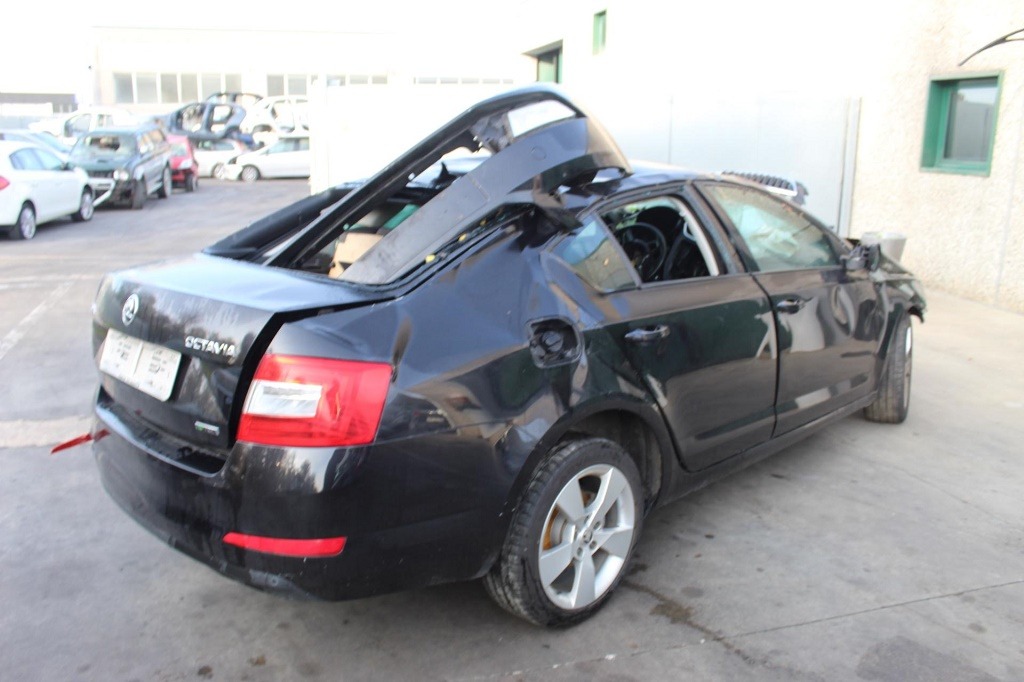 SKODA OCTAVIA 1.4 M 81KW 6M 5P (2015) RICAMBIO USATO 