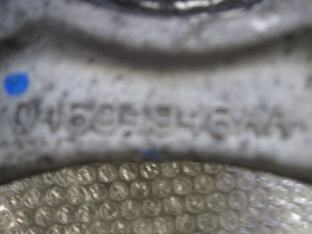LEVI VRTLJIVI LEZAJ / PESTO KOLESA Z LEZAJEM SPREDAJ OEM N. 04594948AA ORIGINAL REZERVNI DEL CHRYSLER VOYAGER/GRAN VOYAGER RG RS MK4 (2001 - 2007) DIESEL LETNIK 2008