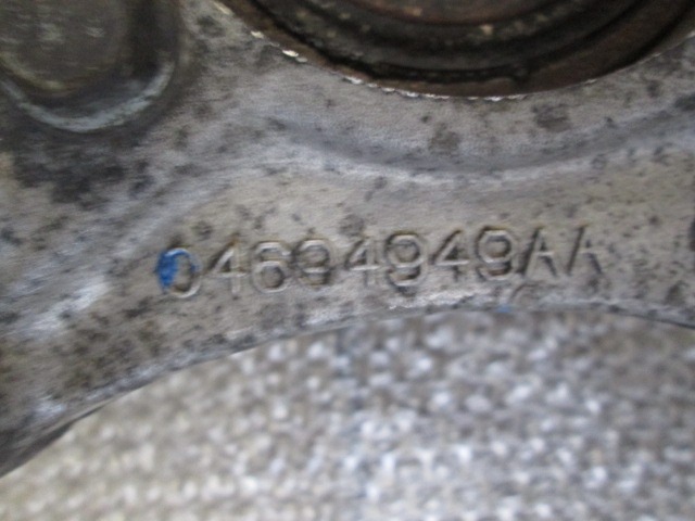 VRTLJIVI LEZAJ DESNO / PESTO KOLESA Z LEZAJEM SPREDAJ OEM N. 04694949AA ORIGINAL REZERVNI DEL CHRYSLER VOYAGER/GRAN VOYAGER RG RS MK4 (2001 - 2007) DIESEL LETNIK 2008