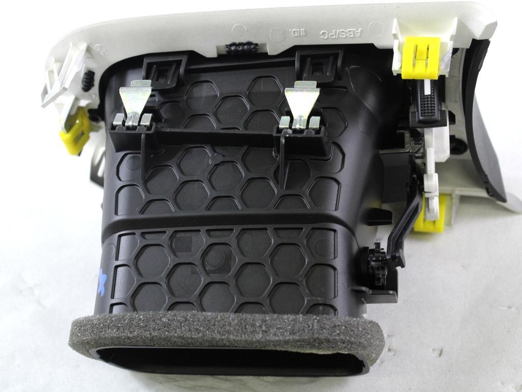 ODVOD ZRAKA OEM N. 98162208ZD ORIGINAL REZERVNI DEL CITROEN C3 SX SY MK3 (DAL 2016) BENZINA LETNIK 2019