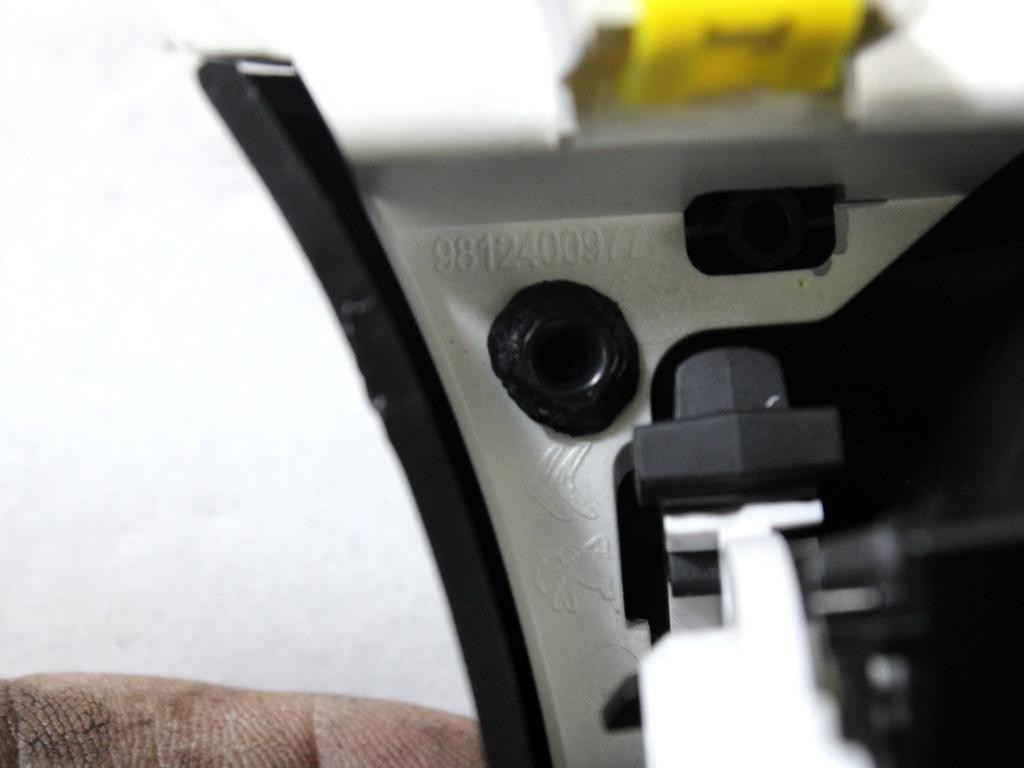 ODVOD ZRAKA OEM N. 98162208ZD ORIGINAL REZERVNI DEL CITROEN C3 SX SY MK3 (DAL 2016) BENZINA LETNIK 2019