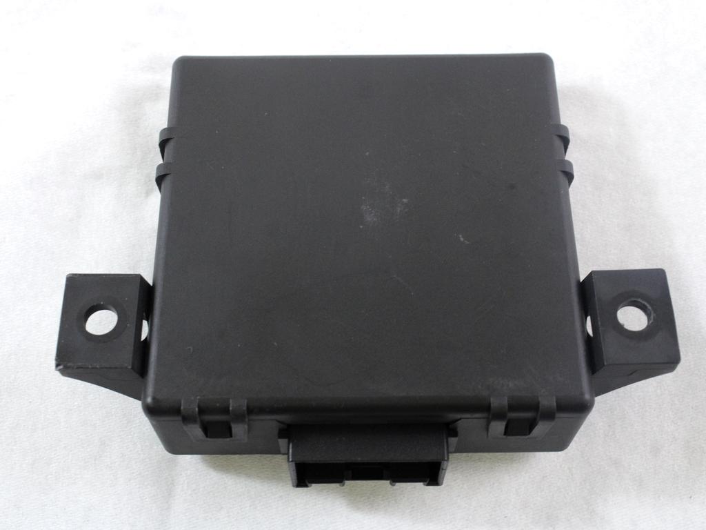 RACUNALNIK VMESNIKA (GATEWAY) OEM N. 8T0907468H ORIGINAL REZERVNI DEL AUDI A4 B8 8K2 BER/SW/CABRIO (2007 - 11/2015) DIESEL LETNIK 2009