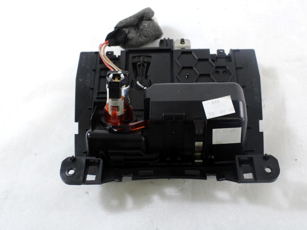 PEPELNIK / DRZALA ZA PIJACO OEM N. 8K0857951 ORIGINAL REZERVNI DEL AUDI A4 B8 8K2 BER/SW/CABRIO (2007 - 11/2015) DIESEL LETNIK 2009