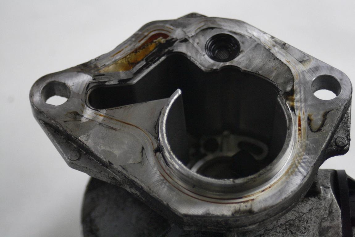 VAKUUM CRPALKA OEM N. 8201005306-B ORIGINAL REZERVNI DEL RENAULT MEGANE MK3 BZ0/1 B3 DZ0/1 KZ0/1 BER/SPORTOUR/ESTATE (2009 - 2015) DIESEL LETNIK 2011