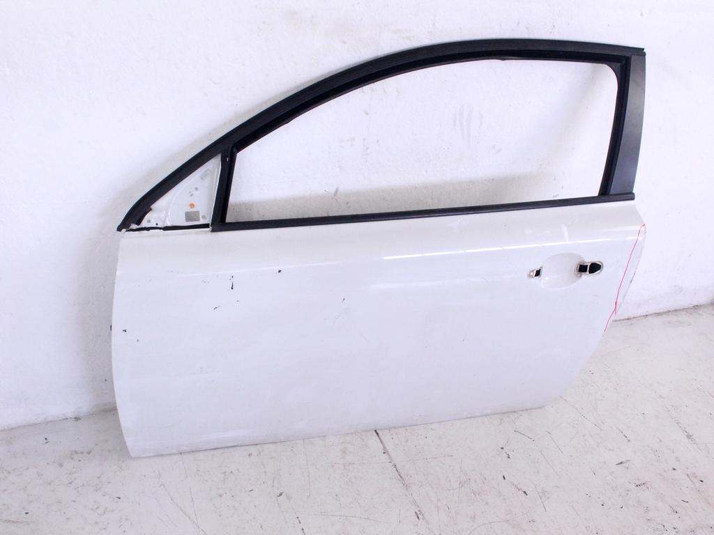 31335483 PORTA ANTERIORE SINISTRA GUIDATORE VOLVO C30 1.6 D 84KW 6M 3P (2011) RICAMBIO USATO LEGGERMENTE AMMACCATA E STRISCIATA