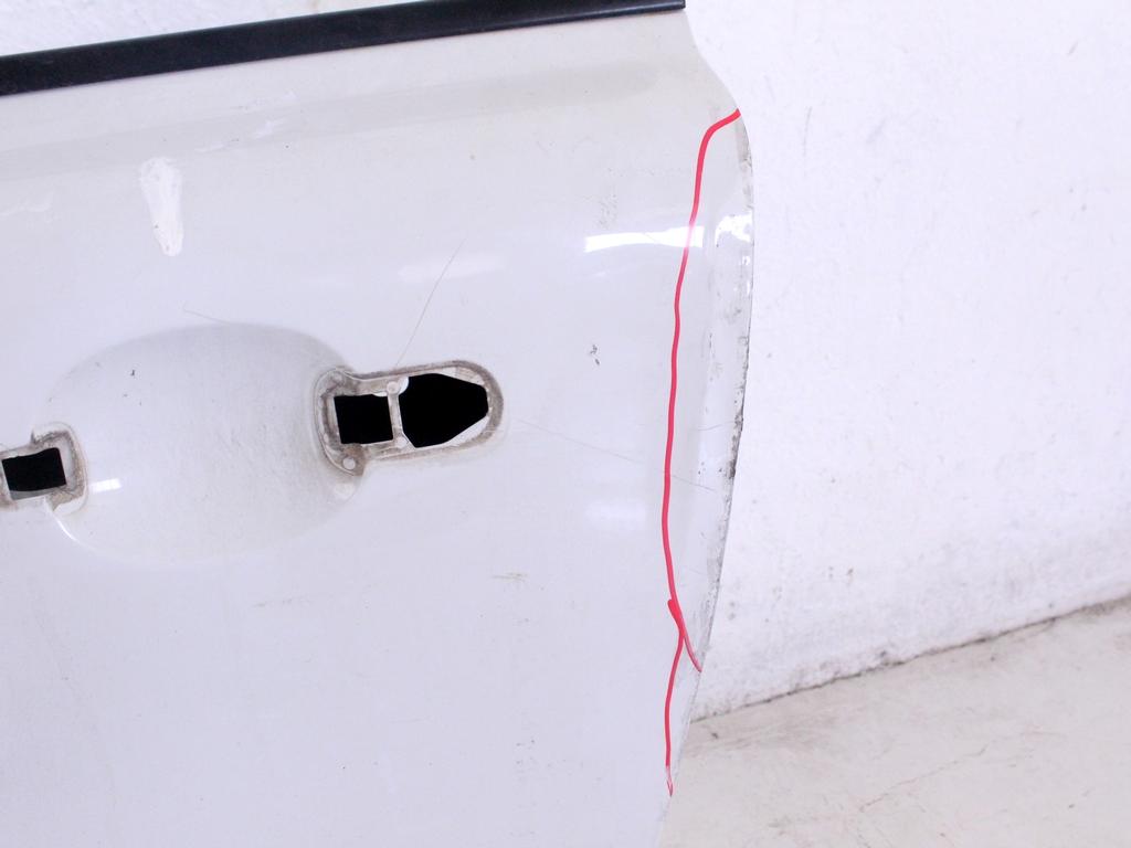 31335483 PORTA ANTERIORE SINISTRA GUIDATORE VOLVO C30 1.6 D 84KW 6M 3P (2011) RICAMBIO USATO LEGGERMENTE AMMACCATA E STRISCIATA