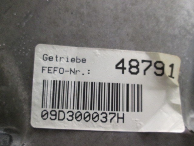 AVTOMATSKI MENJALNIK OEM N. 09D300037H ORIGINAL REZERVNI DEL PORSCHE CAYENNE 9PA MK1 (2003 -2008) BENZINA LETNIK 2004