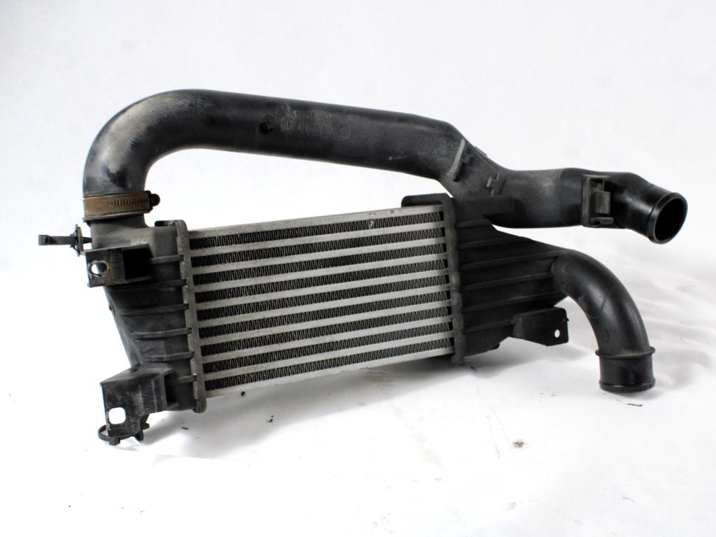 HLADILNIK INTERCOOLER OEM N. 13128926 ORIGINAL REZERVNI DEL OPEL ASTRA H A04 L48,L08,L35,L67 5P/3P/SW (2004 - 2007) DIESEL LETNIK 2005