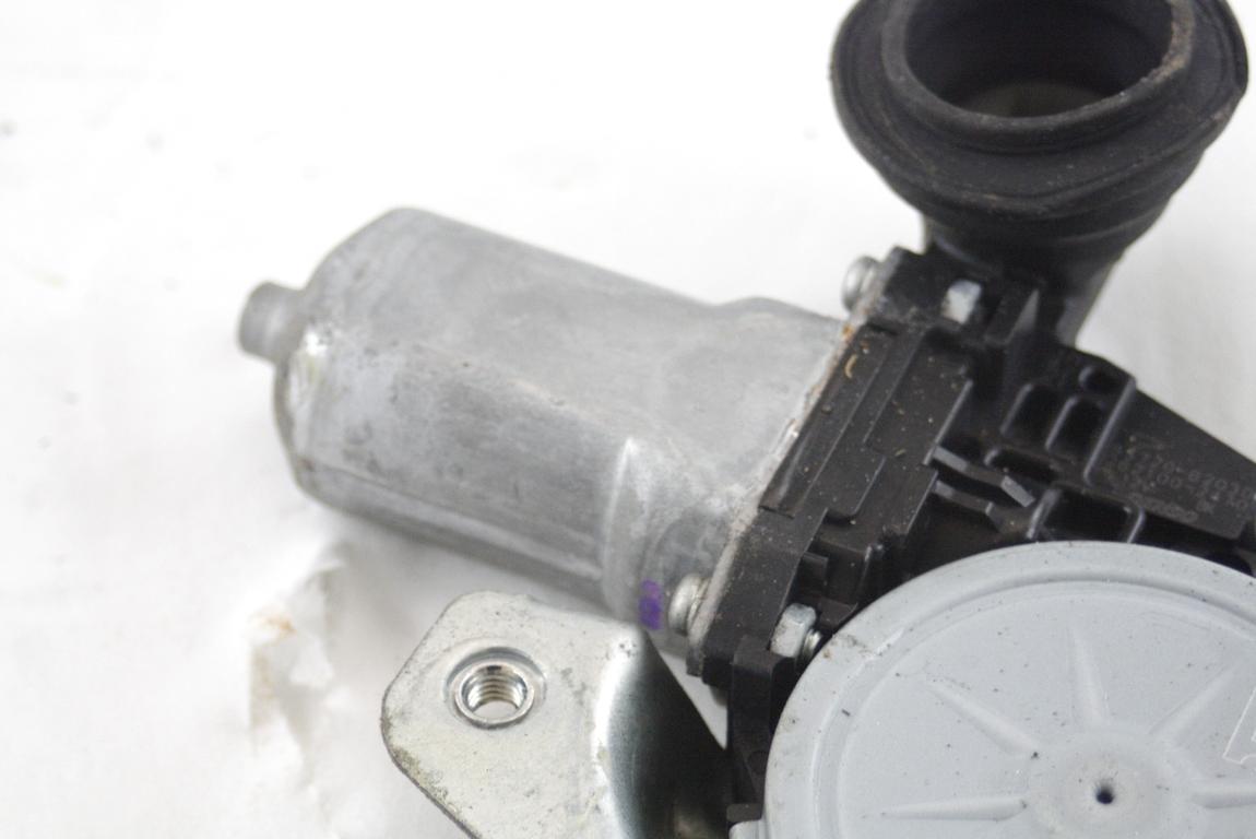 MEHANIZEM DVIGA ZADNJIH STEKEL  OEM N. 23818 SISTEMA ALZACRISTALLO PORTA POSTERIORE ELETT ORIGINAL REZERVNI DEL DAIHATSU TERIOS J200 MK2 (2006 - 2017) BENZINA LETNIK 2009