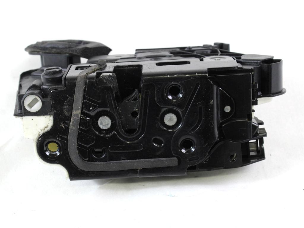 CENTRALNA KLJUCAVNICA ZADJIH LEVIH VRAT OEM N. 5E0839015A ORIGINAL REZERVNI DEL SKODA OCTAVIA MK3 5E3 NL3 NR3 (2012 - 2017)BENZINA/METANO LETNIK 2015