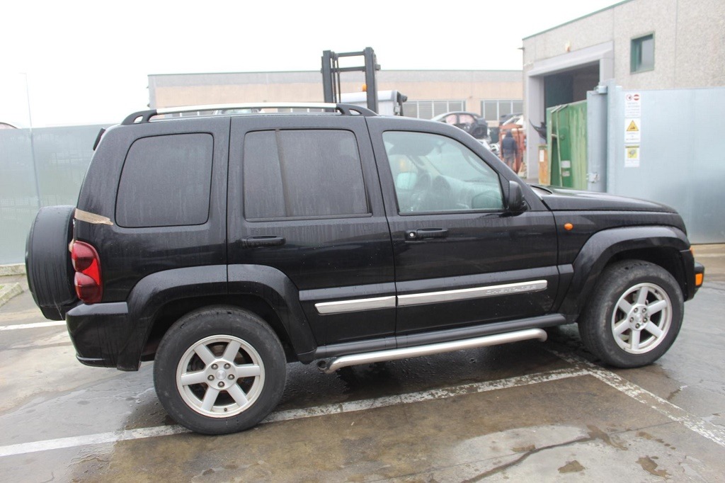 JEEP CHEROKEE 2.8 D 4X4 120KW 6M 5P (2005) RICAMBI IN MAGAZZINO