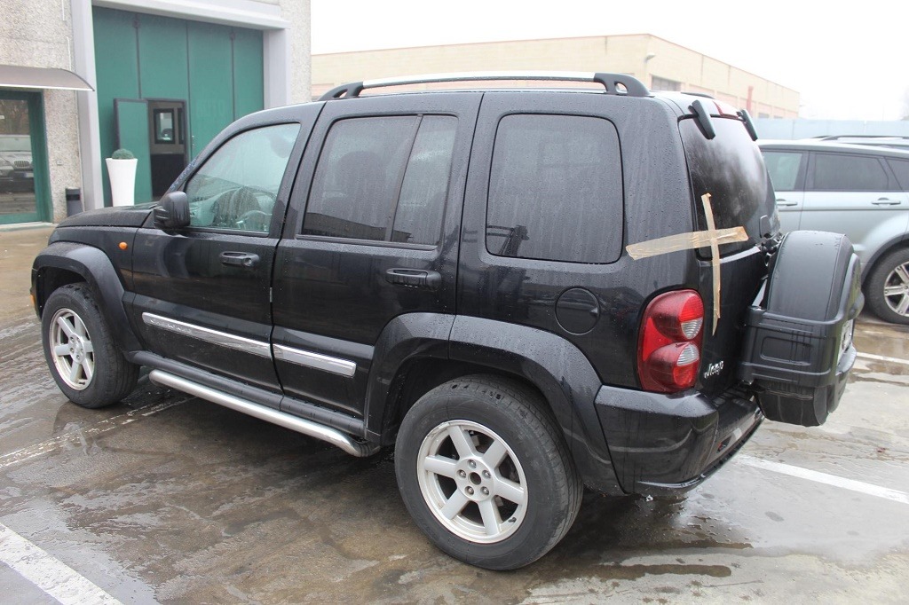 JEEP CHEROKEE 2.8 D 4X4 120KW 6M 5P (2005) RICAMBIO USATO 