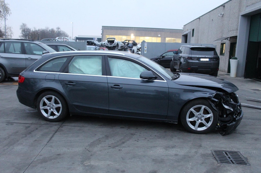 AUDI A4 B8 SW 2.0 D 105KW 6M 5P (2009) RICAMBIO USATO 