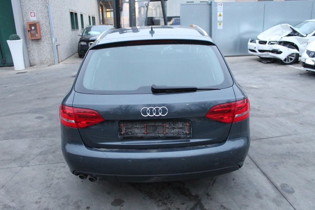 AUDI A4 B8 SW 2.0 D 105KW 6M 5P (2009) RICAMBIO USATO 