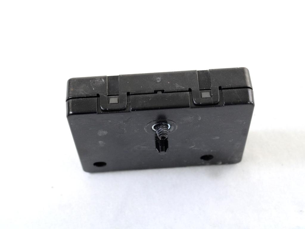 OJACEVALEC / ANTENA OEM N. 9226888 ORIGINAL REZERVNI DEL BMW SERIE 1 BERLINA F20/F21 LCI (2015 - 2019)DIESEL LETNIK 2017