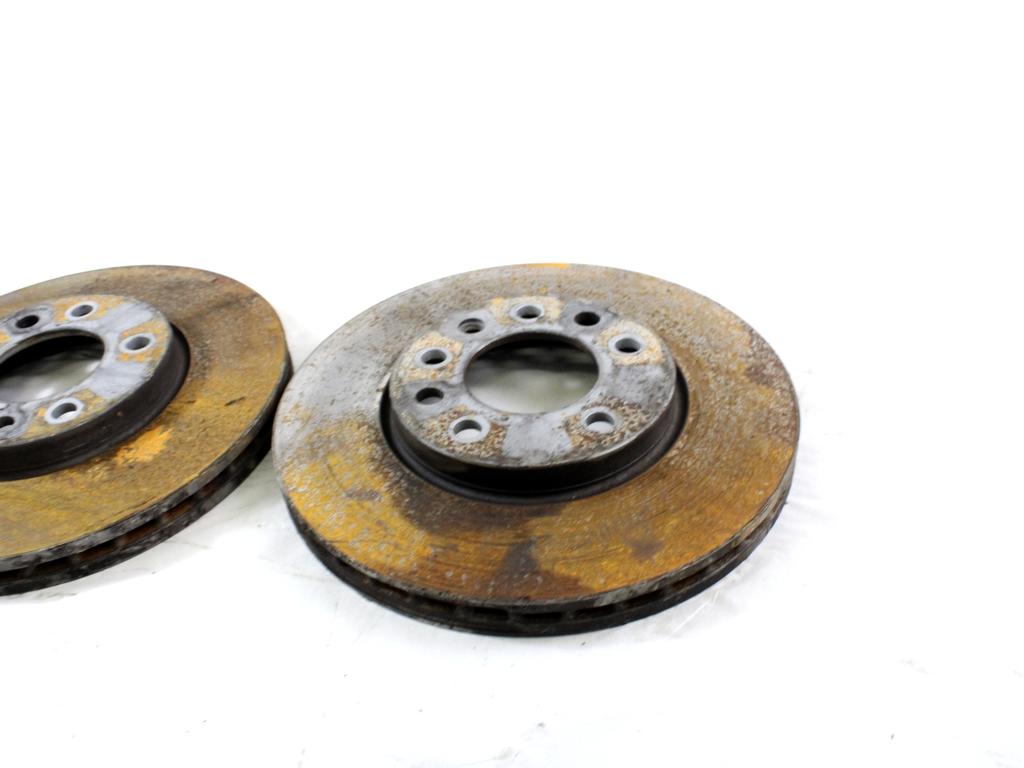 SPREDNJI ZAVORNI DISKI OEM N. 93197592 ORIGINAL REZERVNI DEL OPEL ASTRA H A04 L48 L08 L35 L67 R 5P/3P/SW (2007 - 2010) DIESEL LETNIK 2008