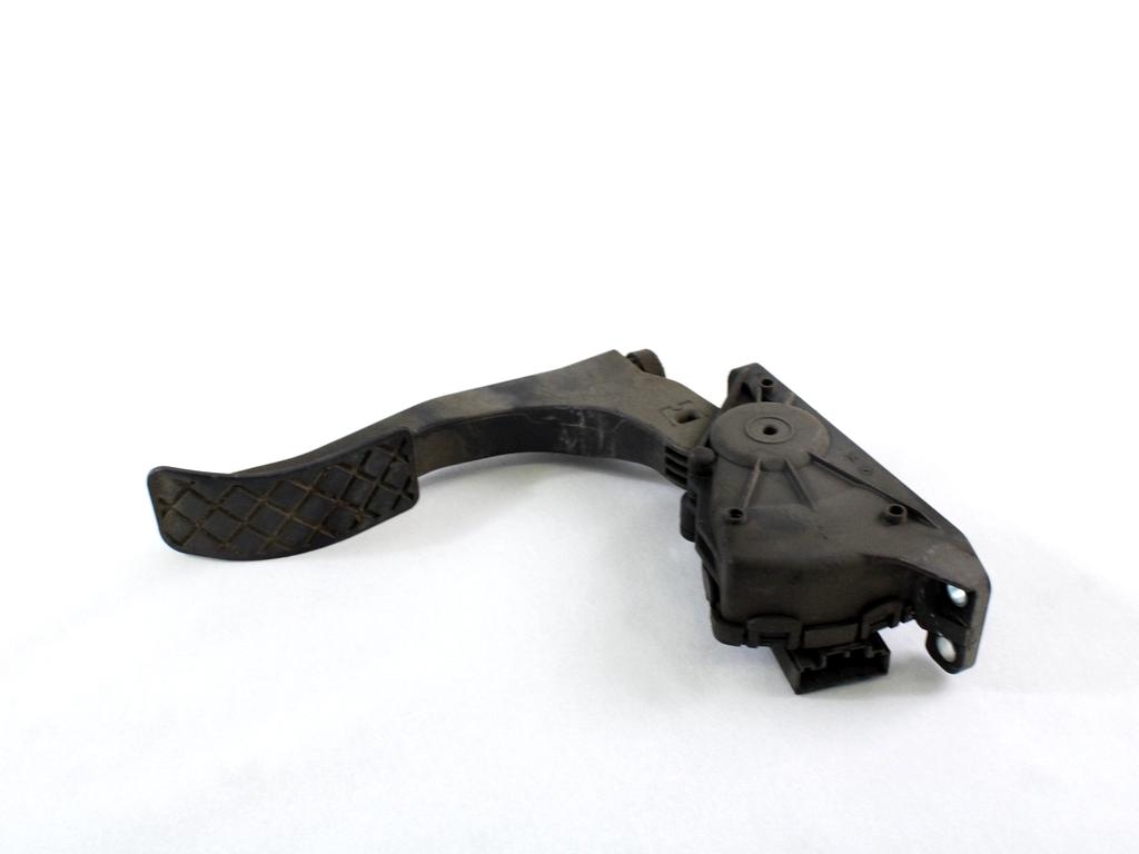 PEDALI OEM N. 4F1723523B ORIGINAL REZERVNI DEL AUDI A6 C6 4F2 4FH 4F5 BER/SW/ALLROAD (07/2004 - 10/2008) DIESEL LETNIK 2007