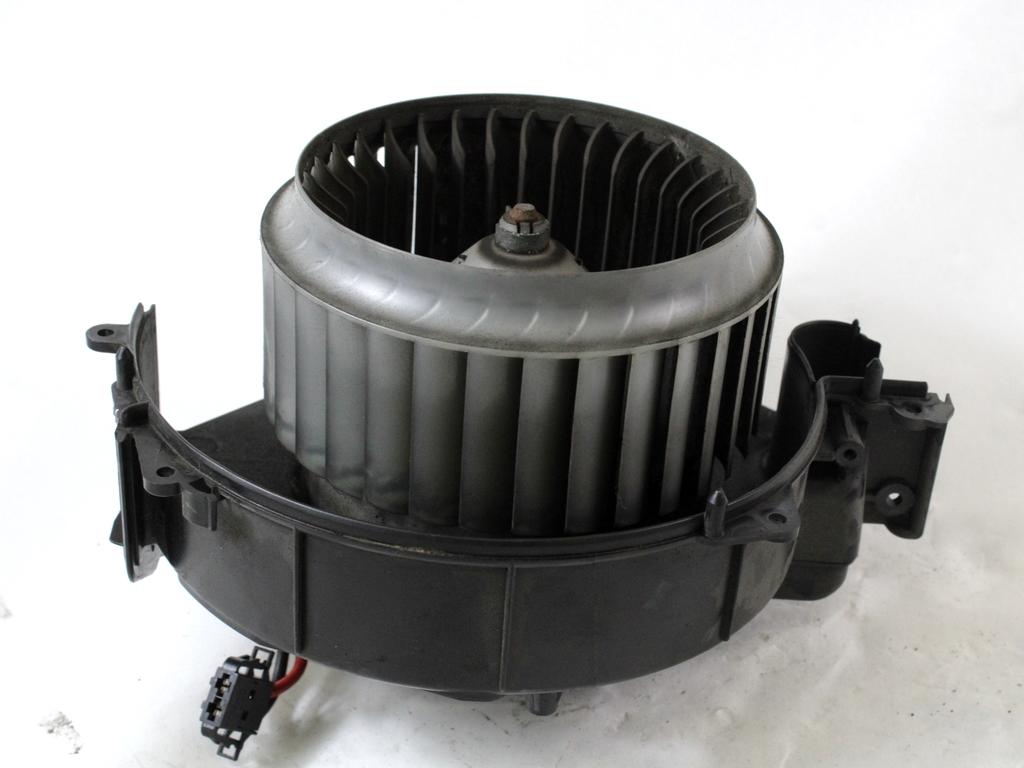 VENTILATOR  KABINE  OEM N. 4F0820020A ORIGINAL REZERVNI DEL AUDI A6 C6 4F2 4FH 4F5 BER/SW/ALLROAD (07/2004 - 10/2008) DIESEL LETNIK 2007