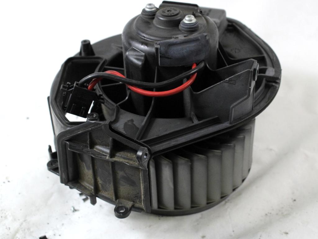 VENTILATOR  KABINE  OEM N. 4F0820020A ORIGINAL REZERVNI DEL AUDI A6 C6 4F2 4FH 4F5 BER/SW/ALLROAD (07/2004 - 10/2008) DIESEL LETNIK 2007