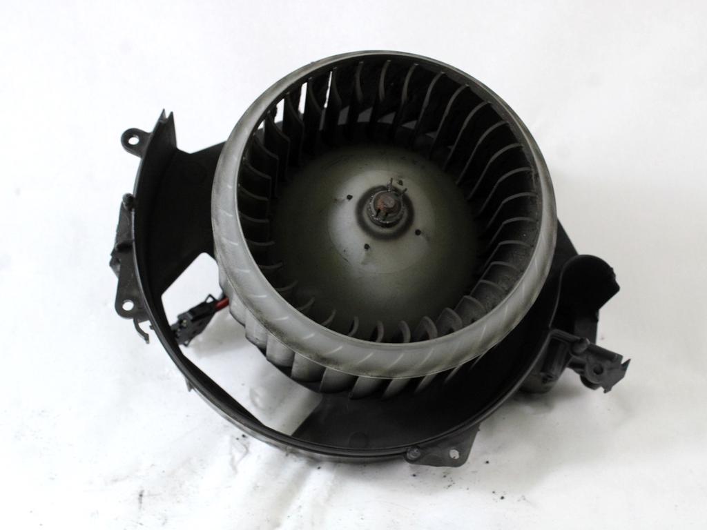 VENTILATOR  KABINE  OEM N. 4F0820020A ORIGINAL REZERVNI DEL AUDI A6 C6 4F2 4FH 4F5 BER/SW/ALLROAD (07/2004 - 10/2008) DIESEL LETNIK 2007
