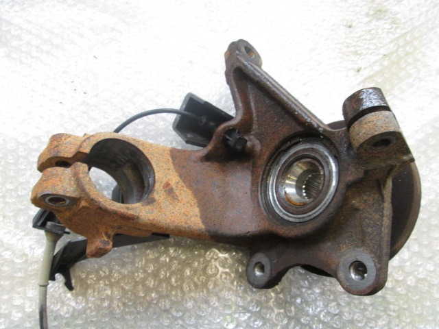 VRTLJIVI LEZAJ DESNO / PESTO KOLESA Z LEZAJEM SPREDAJ OEM N. 364775 ORIGINAL REZERVNI DEL PEUGEOT 206 PLUS T3E 2EK 2AC (2009 - 2012) DIESEL LETNIK 2010