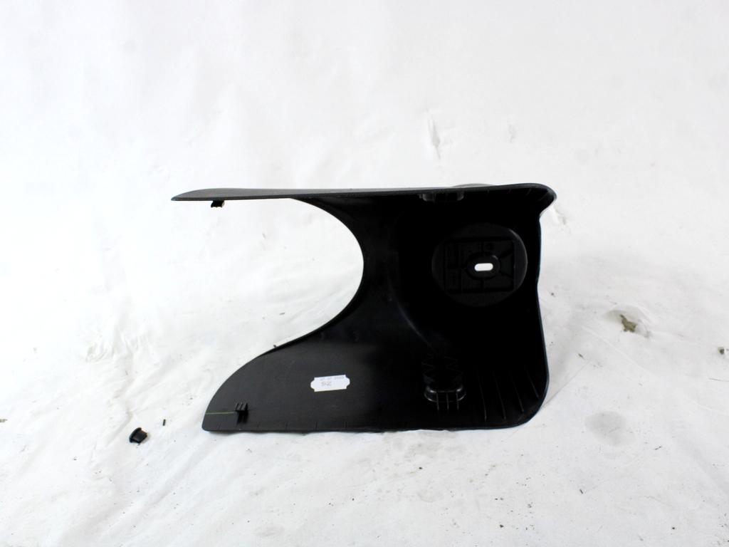ZADNJI PRIKLJUCEK TUNELA  OEM N. 51439267276 ORIGINAL REZERVNI DEL MINI ONE - COOPER F55 / F56 / F57 (DAL 2018)BENZINA LETNIK 2020