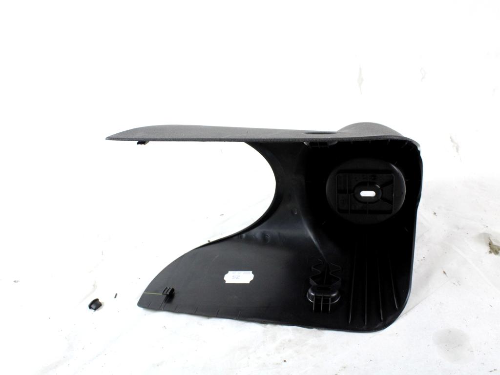 ZADNJI PRIKLJUCEK TUNELA  OEM N. 51439267276 ORIGINAL REZERVNI DEL MINI ONE - COOPER F55 / F56 / F57 (DAL 2018)BENZINA LETNIK 2020