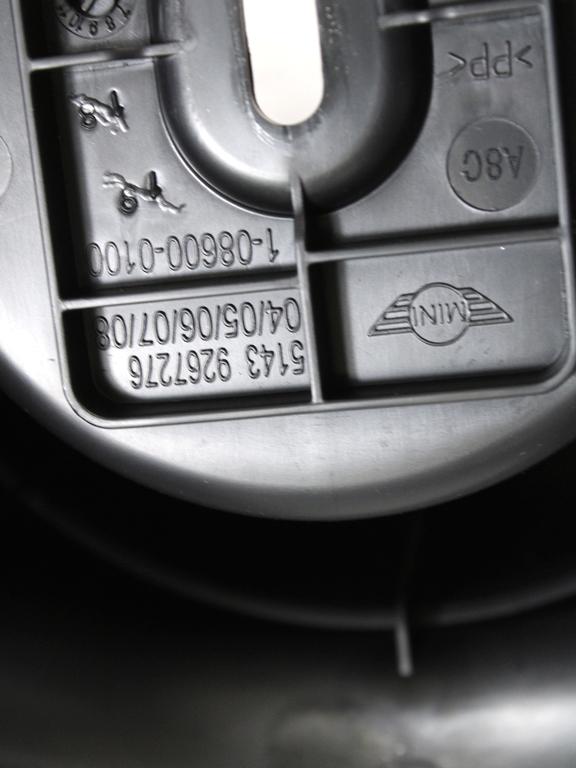 ZADNJI PRIKLJUCEK TUNELA  OEM N. 51439267276 ORIGINAL REZERVNI DEL MINI ONE - COOPER F55 / F56 / F57 (DAL 2018)BENZINA LETNIK 2020