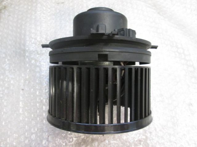 VENTILATOR  KABINE  OEM N. 1J2819021C ORIGINAL REZERVNI DEL VOLKSWAGEN NEW BEETLE 9C1 1C1 1Y7 (1999 - 2006) DIESEL LETNIK 2002