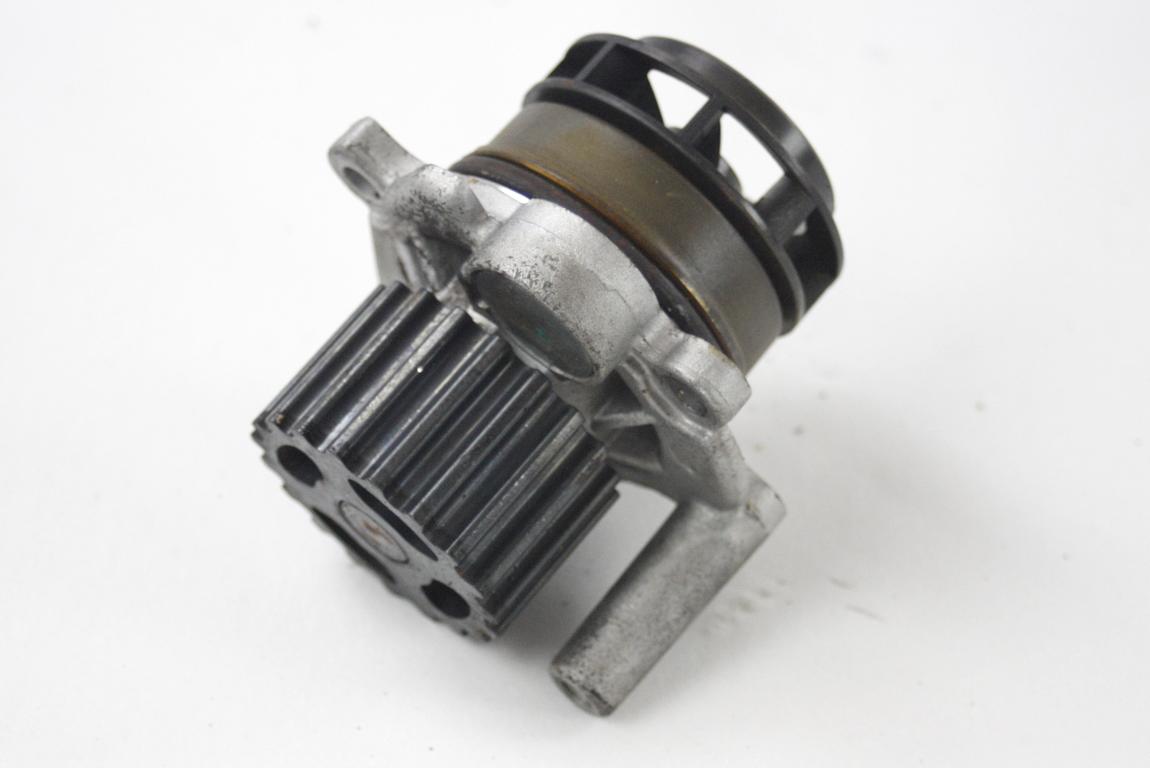 VODNA CRPALKA  OEM N. 03L121011G ORIGINAL REZERVNI DEL AUDI A4 B7 8EC 8ED 8HE BER/SW/CABRIO (2004 - 2007) DIESEL LETNIK 2005