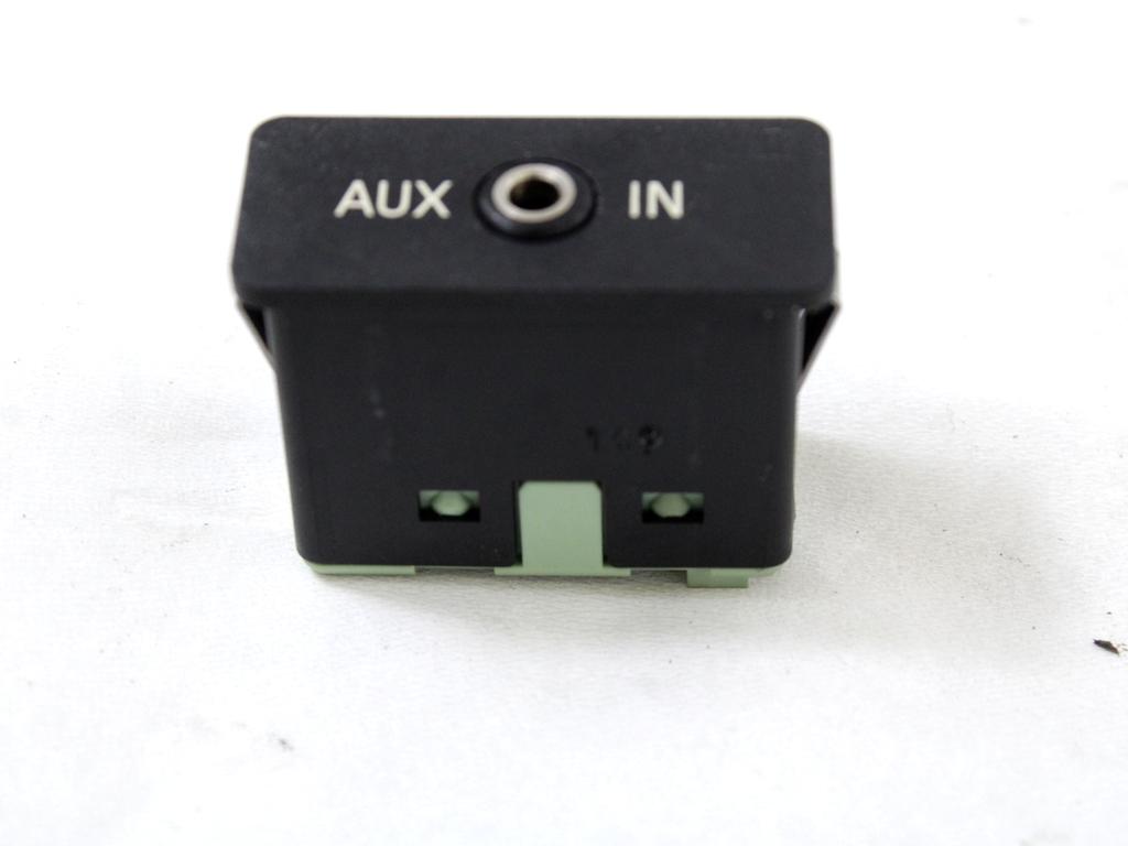 USB / AUX OEM N. 61316986791 ORIGINAL REZERVNI DEL BMW X5 E70 (2006 - 2010) DIESEL LETNIK 2009