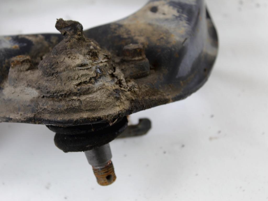 SPREDNJA LEVA ROKA  OEM N. MR296093  ORIGINAL REZERVNI DEL MITSUBISHI L200 MK3 K7_T K6_T (1996 - 2006)DIESEL LETNIK 2001