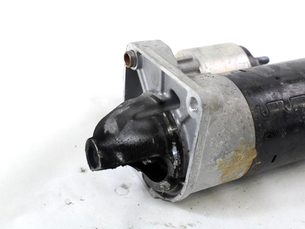 ZAGANJAC MOTORJA  OEM N. 51804744 ORIGINAL REZERVNI DEL LANCIA Y YPSILON 312 (dal 2011)BENZINA LETNIK 2012